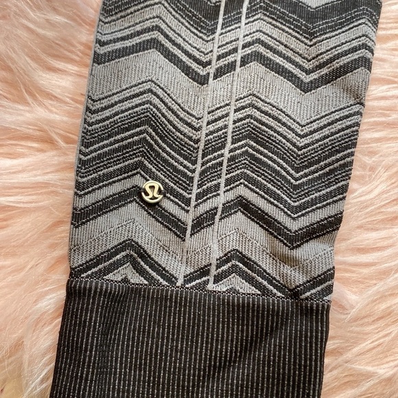 Lululemon Ebb to Street Gray Chevron Seamless Leggings sz 4 - Picture 2 of 13